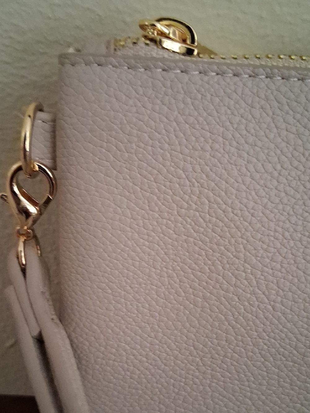Kendra Scott. LIGHT Taupe Wristlet - Picture 3 of 6